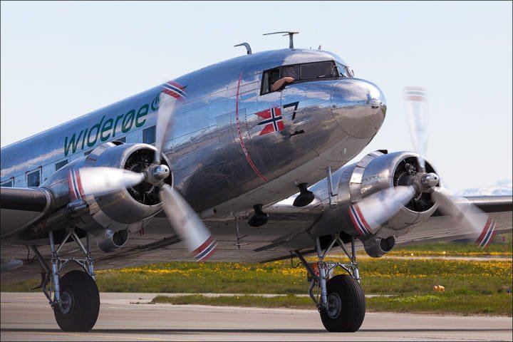 Avion dc3 cabina Aviones douglas DC3 operativos en Colombia