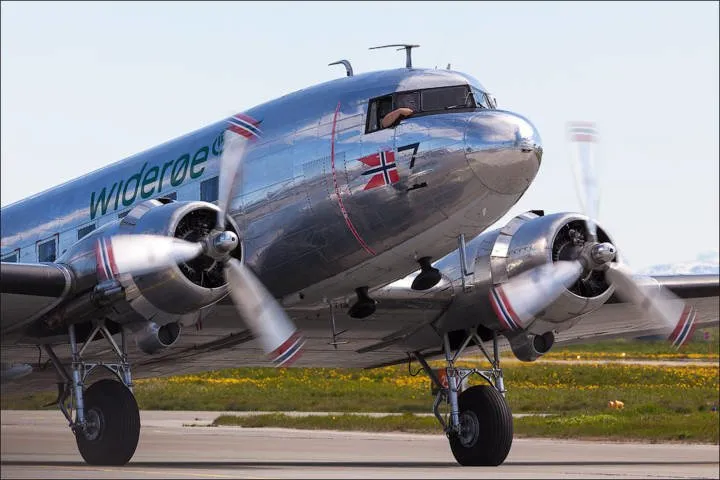 Avion dc3 cabina Aviones douglas DC3 operativos en Colombia