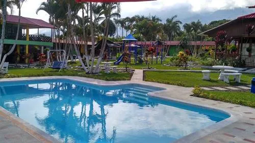 hostal alameda lago calima