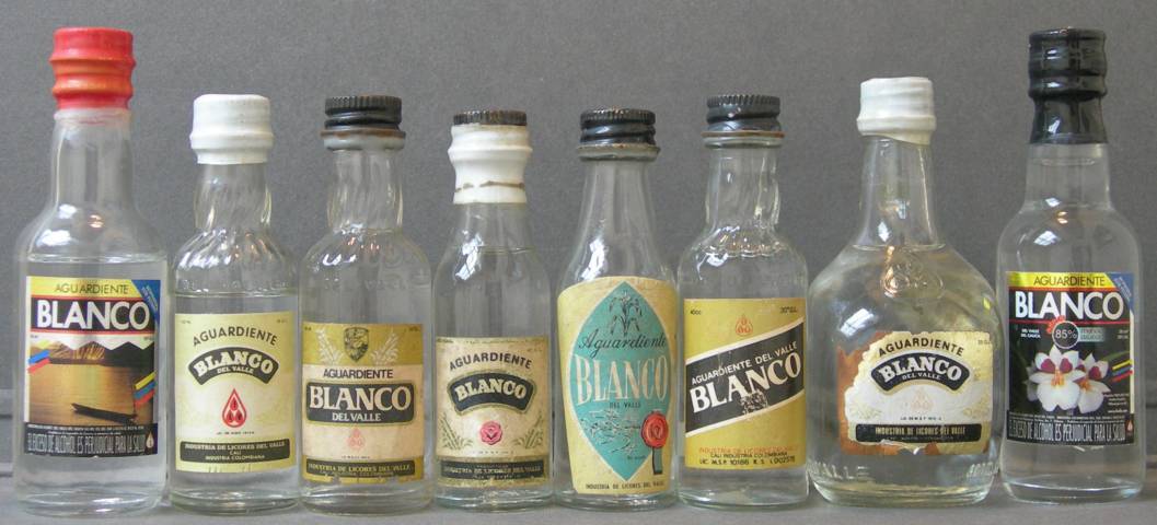 Aguardientes_de_Colombia_Blanco