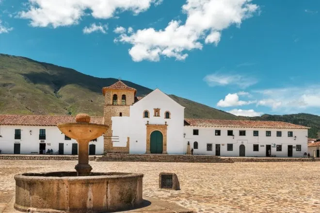 Paisaje romántico en destino colonial de Colombia