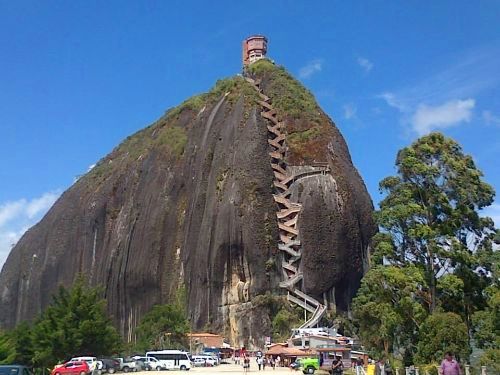 Guatape y la piedra del penol Guatapé y la piedra del peñol