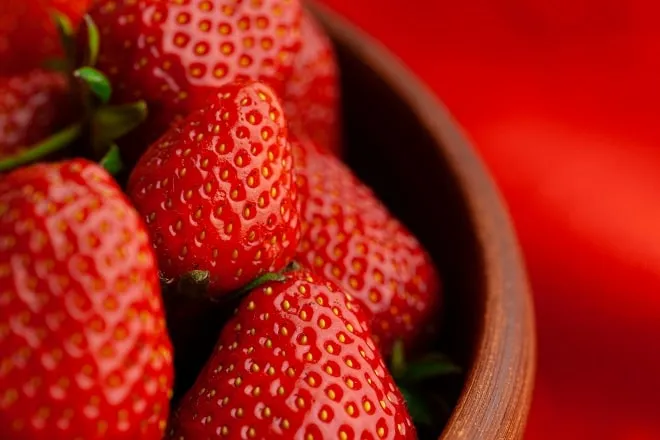 tratamiento con fresas tratamiento con fresas para la piel seca