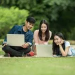Becas para estudiar en el extranjero: gu&iacute;a completa 2023