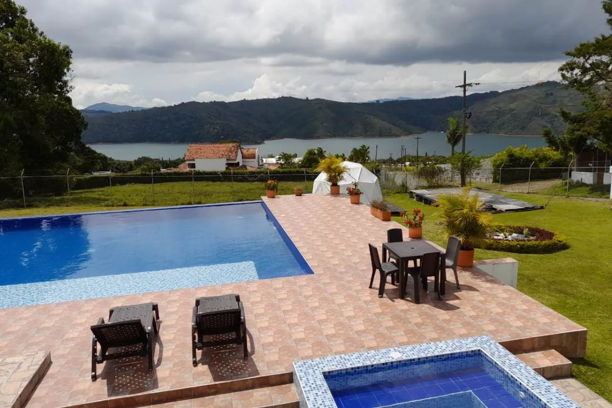 Alquilamos Finca J01 en el lago calima