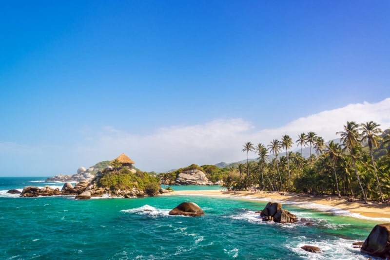 Comparación de atractivos turísticos en Santa Marta y Cartagena