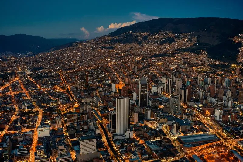 Medellin la Ciudad de la Eterna Primavera Medellín, la Ciudad de la Eterna Primavera