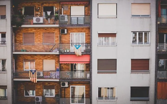 Imagen de C&oacute;mo decorar balcones peque&ntilde;os con ideas pr&aacute;cticas y aprovechar mejor el espacio