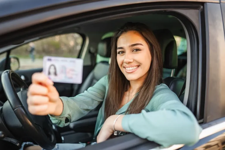 C&oacute;mo sacar la licencia de conducci&oacute;n por primera vez en Colombia